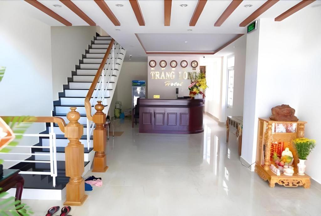 Oyo 587 Trang Long Hotel Nha Trang Luaran gambar