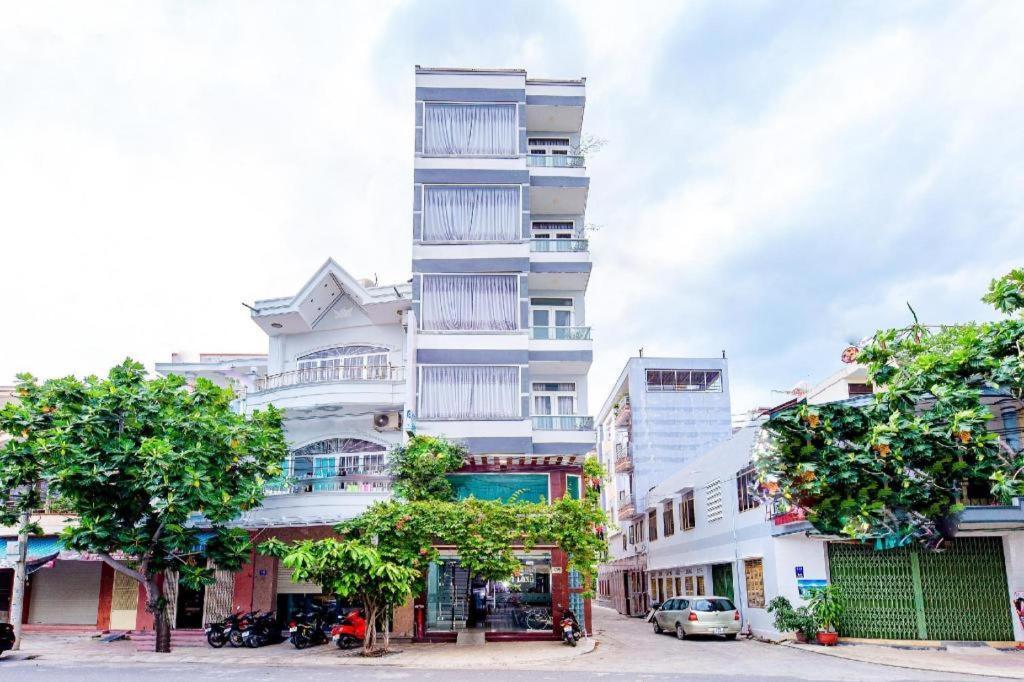 Oyo 587 Trang Long Hotel Nha Trang Luaran gambar